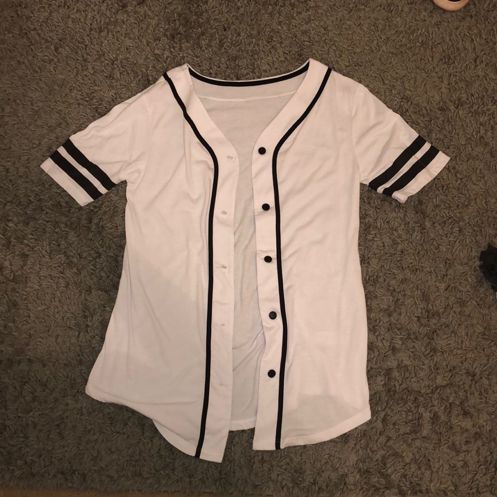 White and black jersey size small